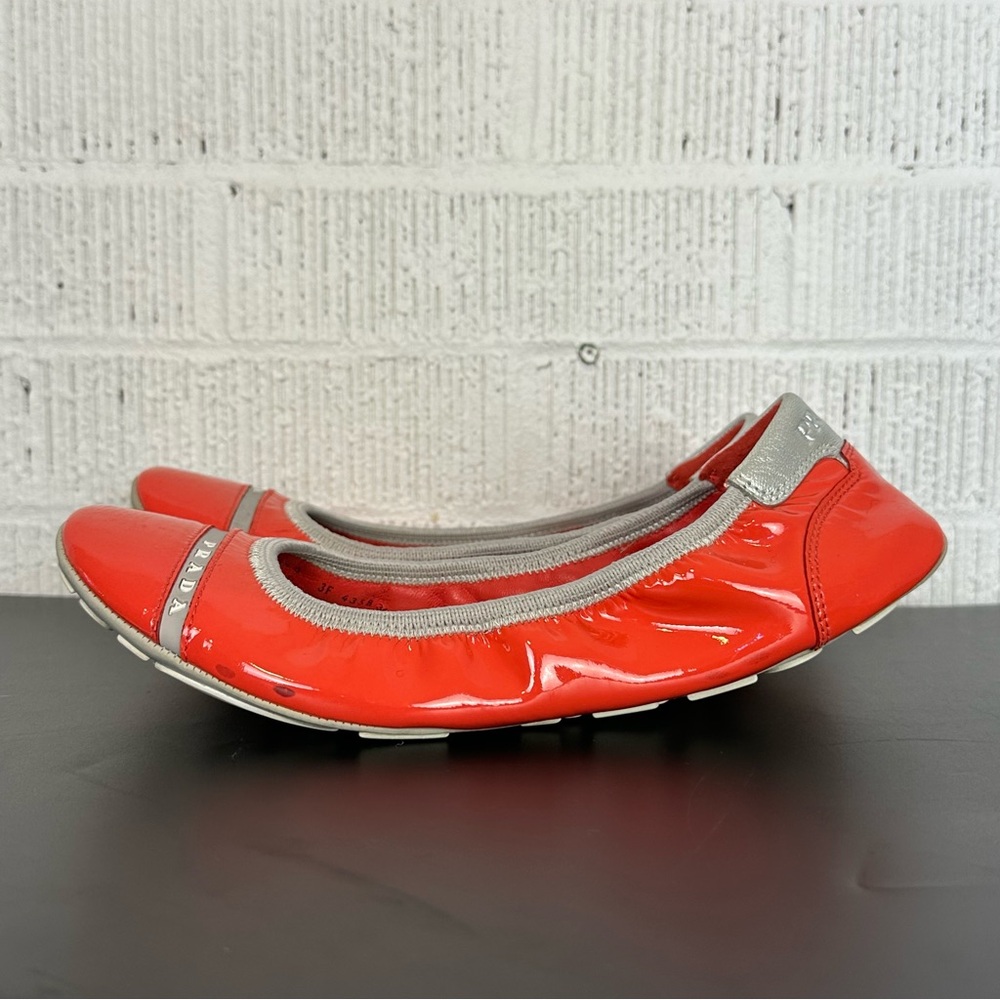 Prada Buffalo Lux Orange Silver Patent Leather Scrunch Ballet Flats Size 36 - Picture 2 of 16